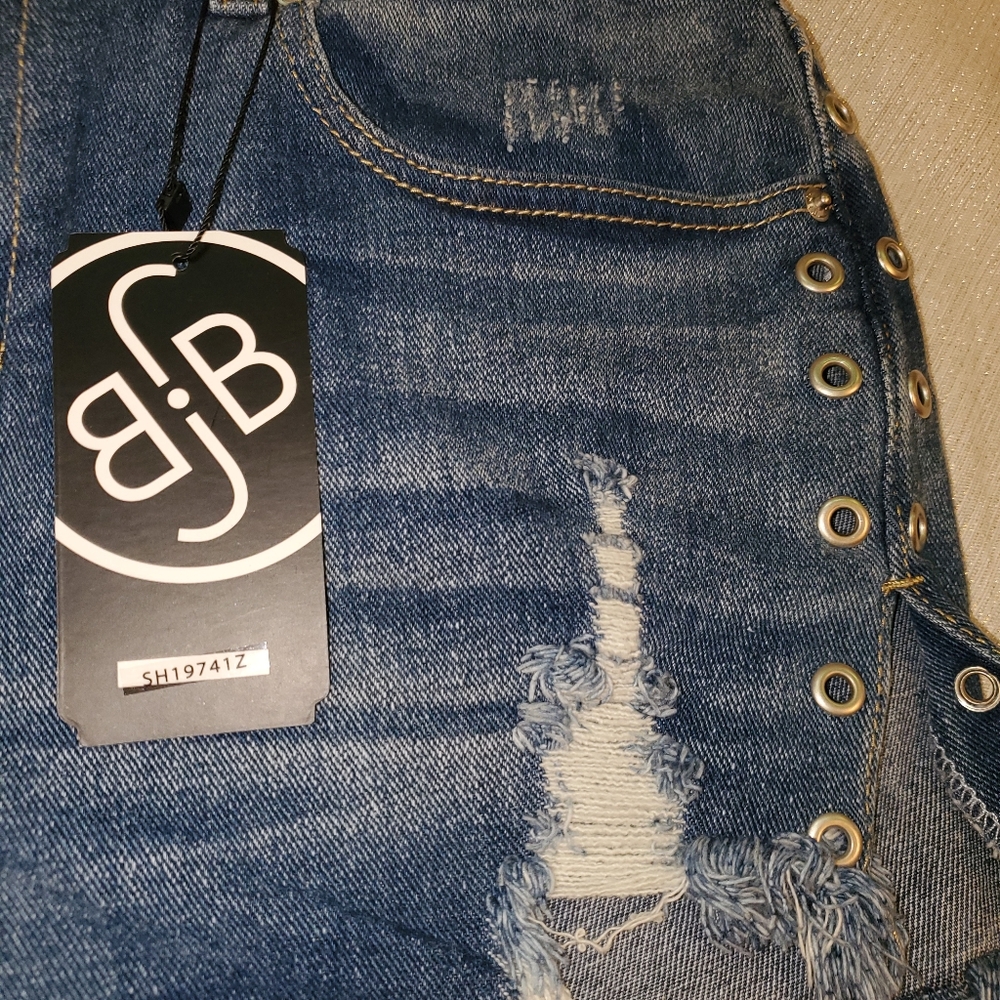 High Rise shorts - Picture 5 of 5